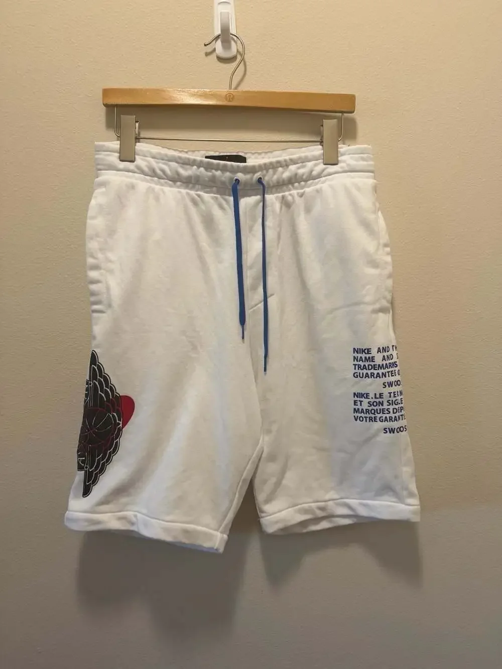 Nike Jordan Mens Air Jordan Classic Wings Fleece Shorts White/Blue/Red Medium